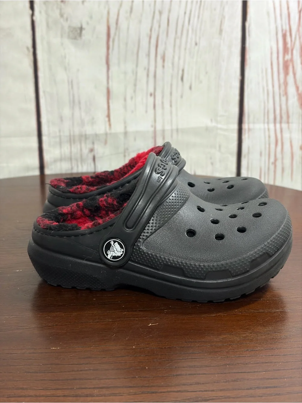 CROCS Kids Classic Lined Clog - Black with Red Plaid Lining Toddler C9